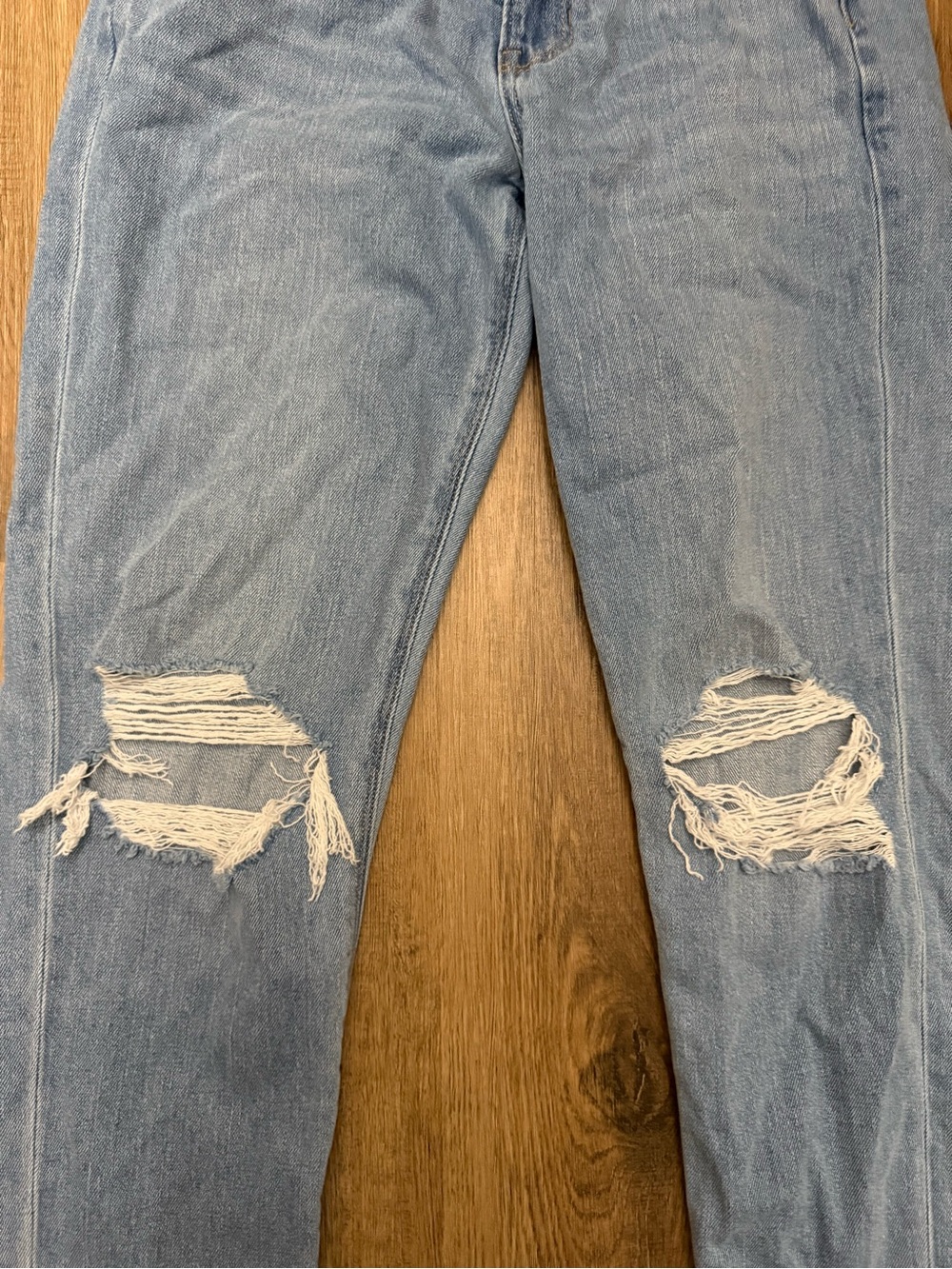 American Eagle Mom Jean - Picture 2 of 8